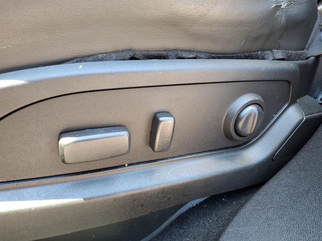 Used 2014 Iridium Metallic GMC Denali image 4