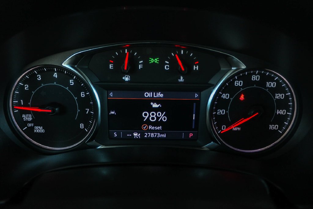 Used 2023 White GMC SLT image 21