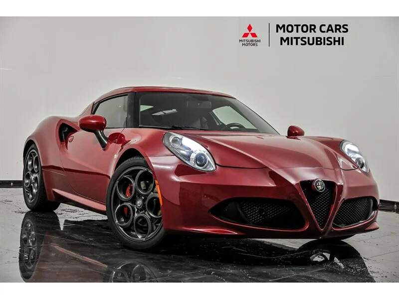 Used 2015 RED Alfa Romeo  image 1