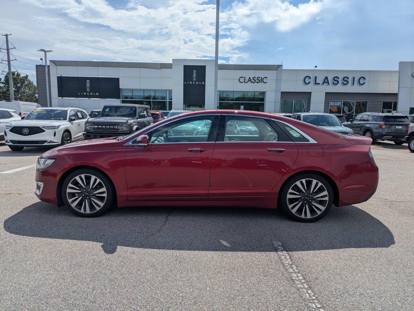 Used 2018 Ruby Red Metallic Tinted Clearcoat Lincoln Reserve image 6