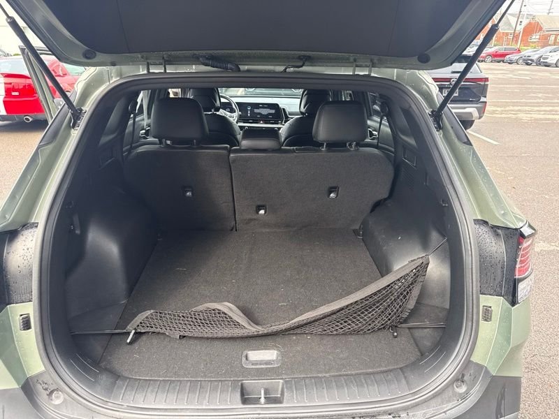 Used 2024 Green Kia X-Line image 6