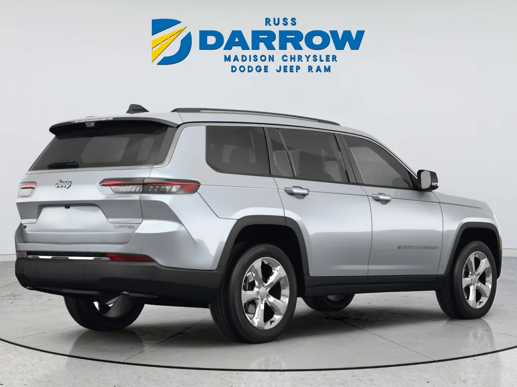 Used 2023 Silver Jeep Altitude image 3