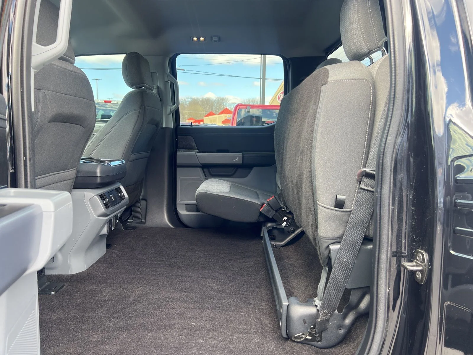 Used 2021 Agate Black Metallic Ford XLT image 36