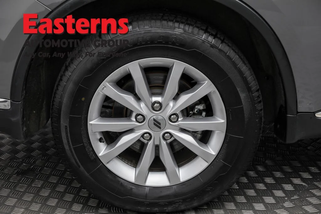 Used 2023 Gray Dodge SXT image 29