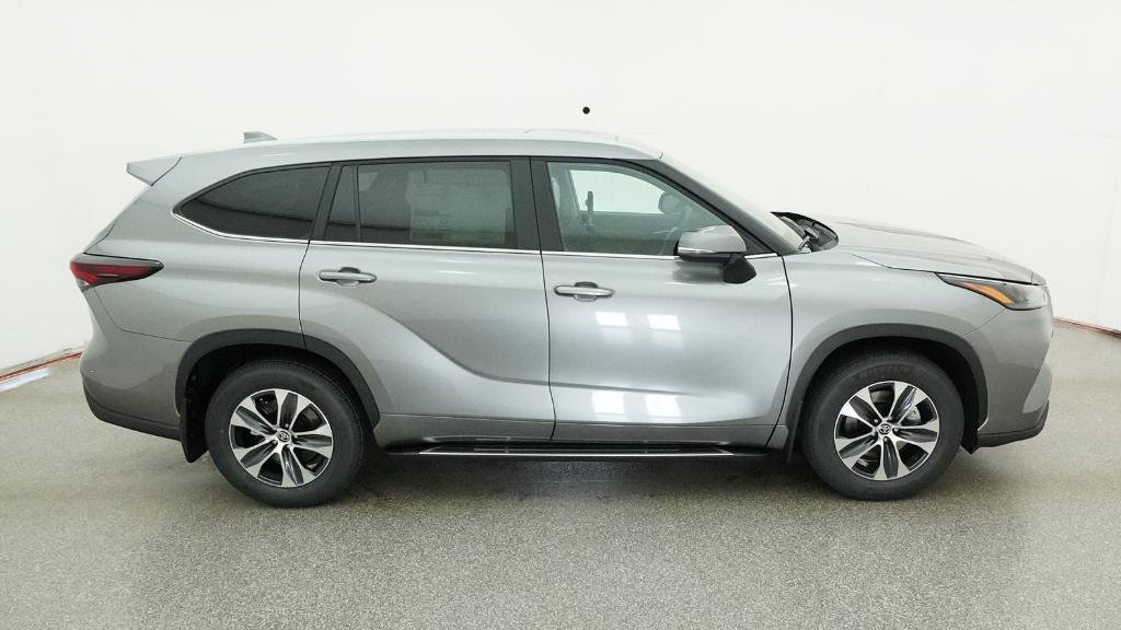 New 2026 Heavy Metal Toyota XLE image 6