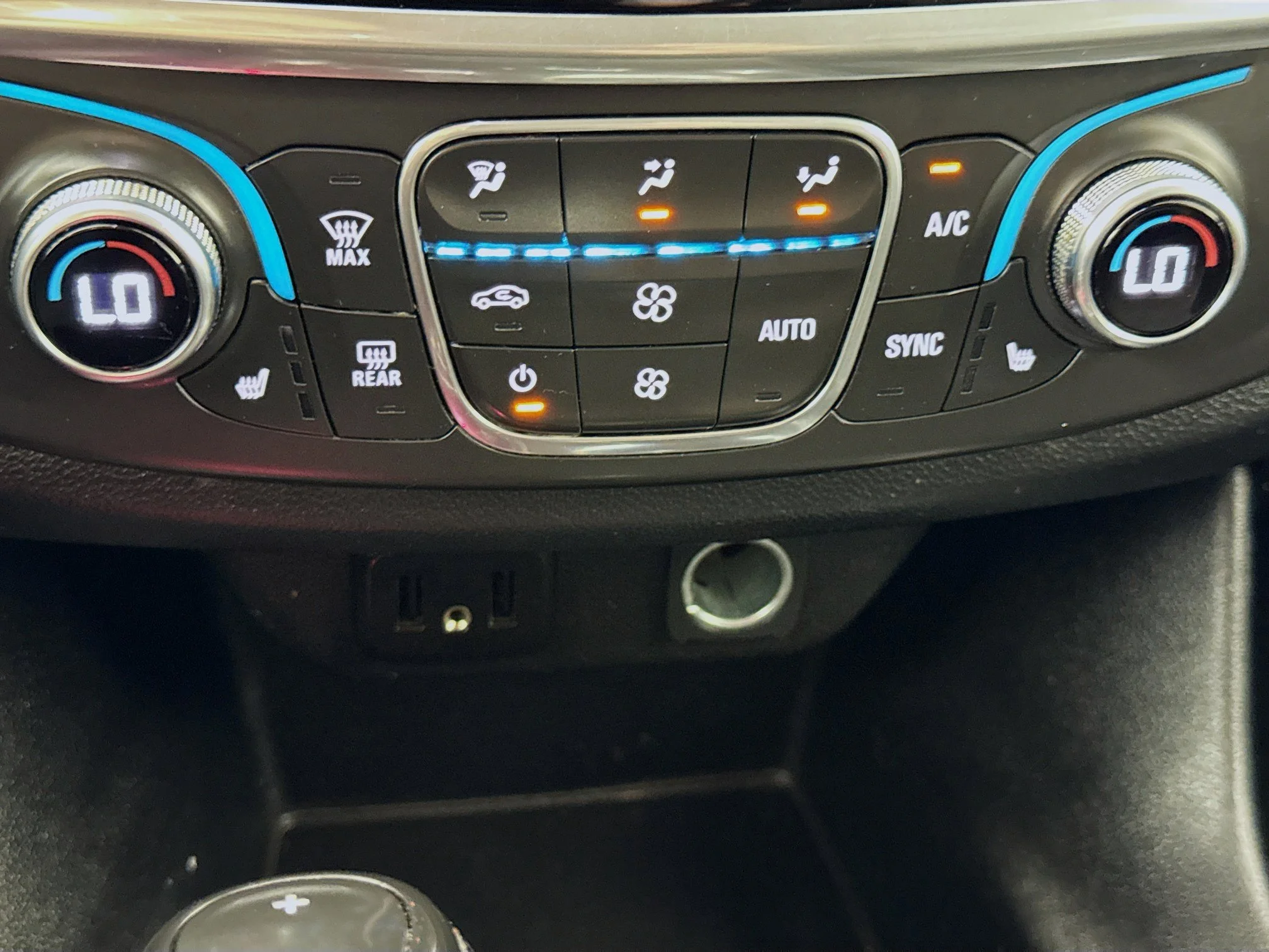 Used 2019 CAJUN RED TINTCOAT Chevrolet RS image 18