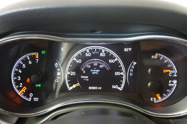 Used 2020 Bright White Clearcoat Jeep Limited image 11