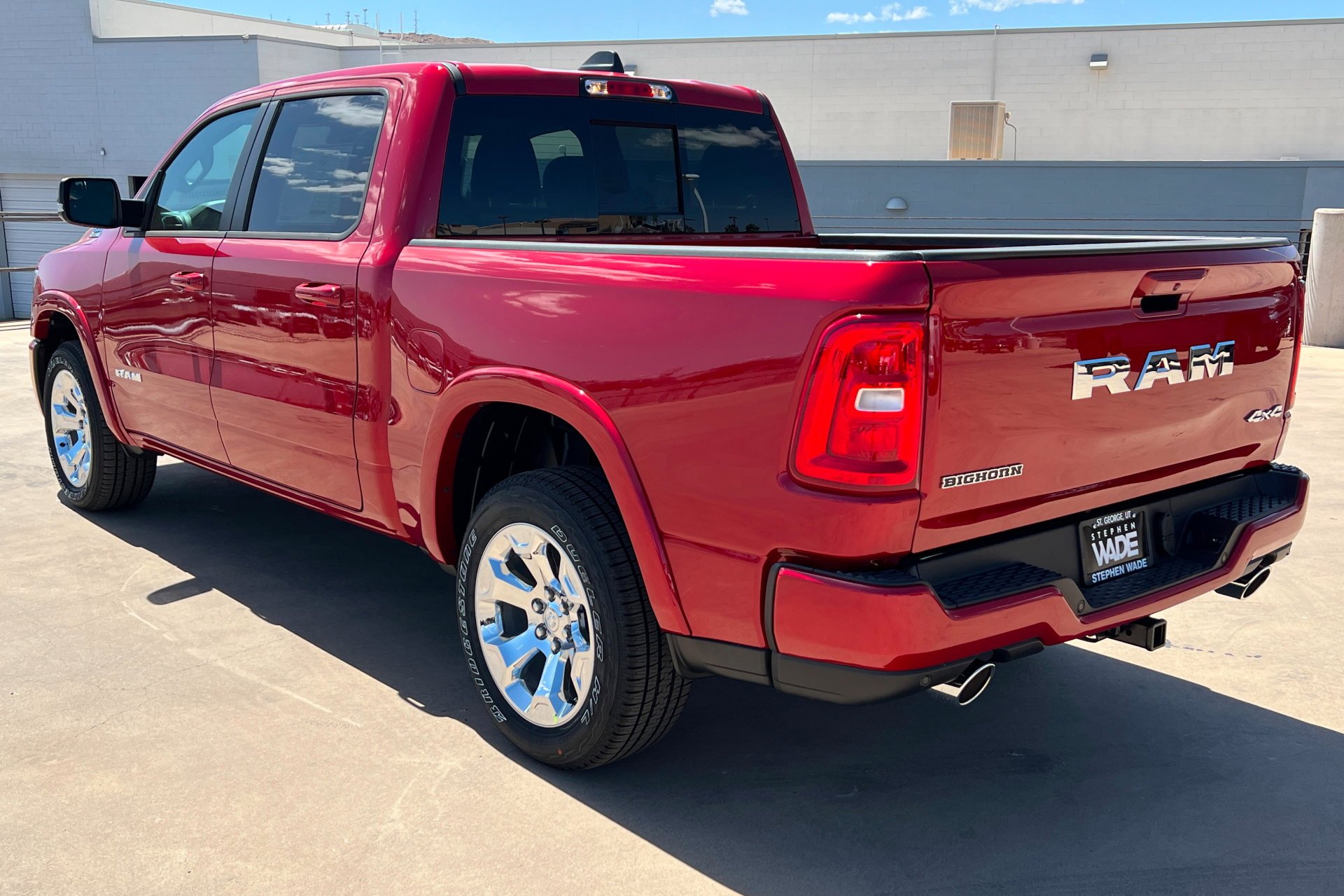 New 2026 Molten Red Pearl-Coat Exterior Paint RAM Big Horn image 3