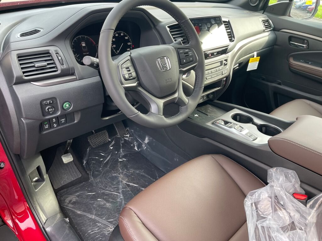 New 2026 Radiant Red Metallic II Honda RTL image 6
