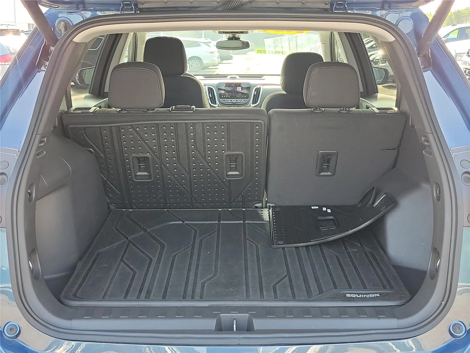 Used 2024 Lakeshore Blue Metallic Chevrolet LT image 7