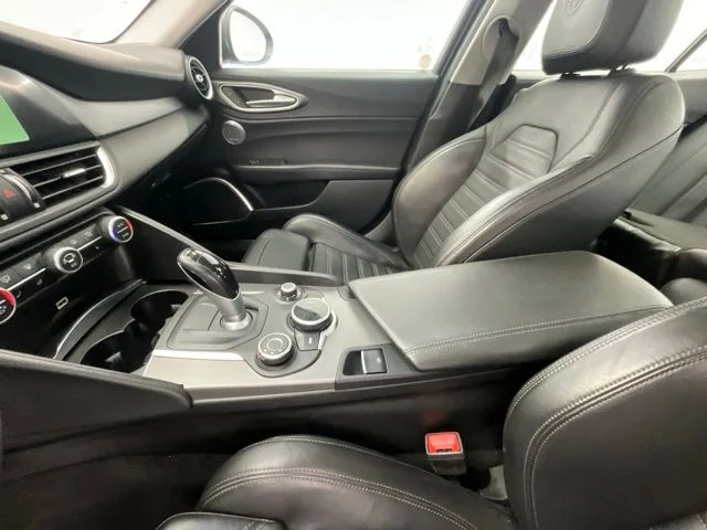 Used 2019 Blue Alfa Romeo Ti Sport image 16