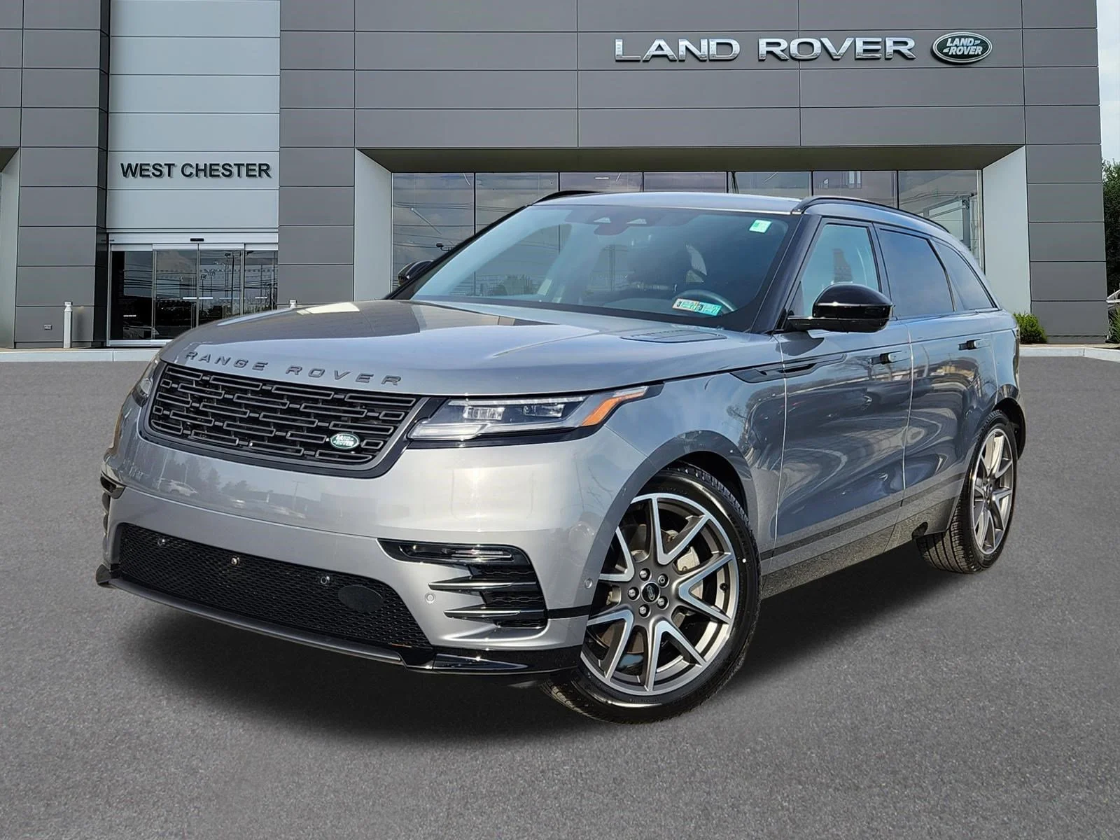2026 Land Rover Range Rover Velar P250 Dynamic SE's photo