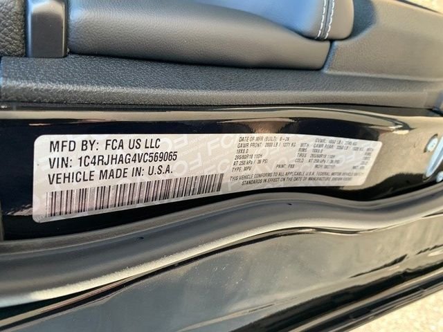 New 2027 High-Gloss Black Paint Jeep Laredo image 20