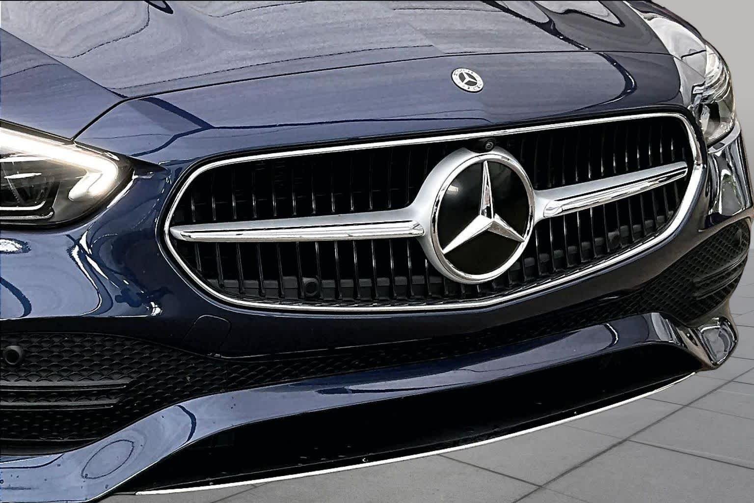Used 2025 Twilight Blue Metallic Mercedes-Benz C 300 image 30