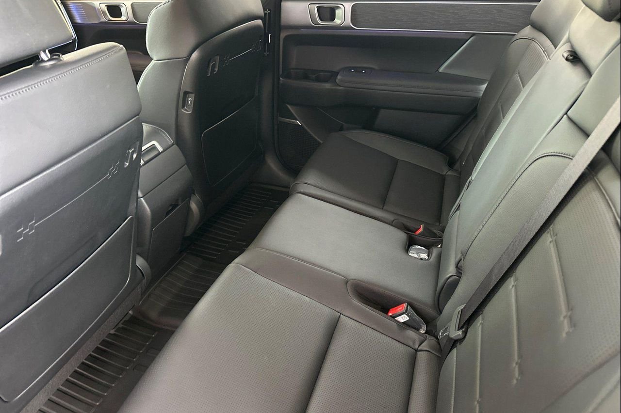 New 2026 Shimmering Silver Hyundai Limited image 14