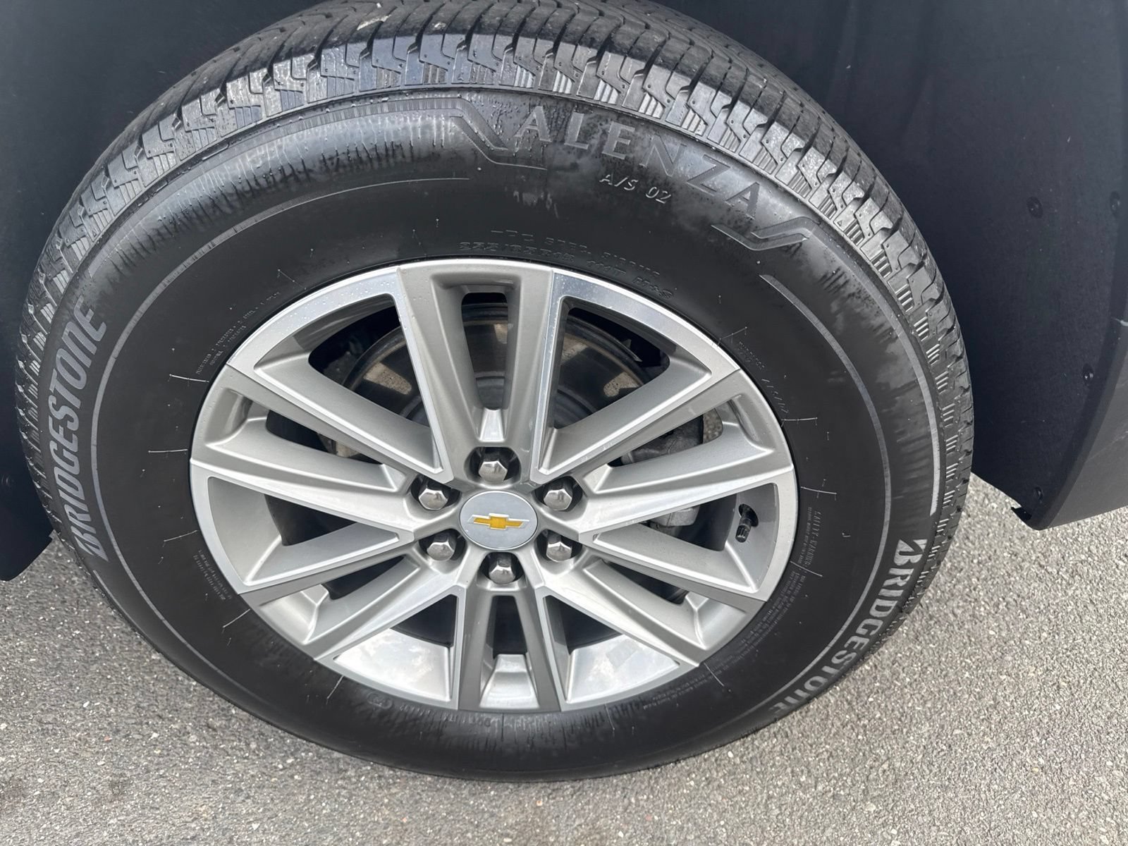 Used 2023 Summit White Chevrolet LT Cloth image 10