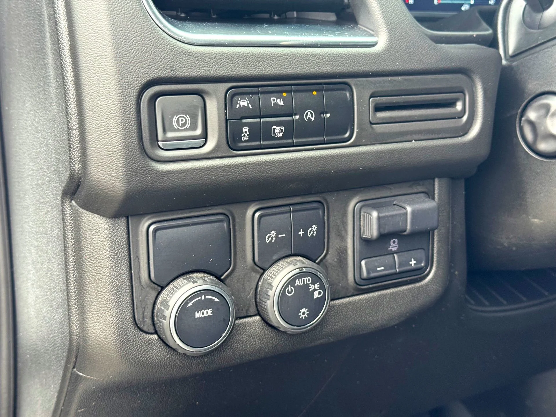 Used 2023 Summit White Chevrolet LT image 14
