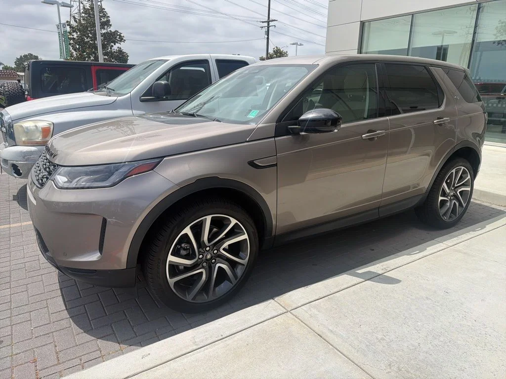 2023 Land Rover Discovery Sport 2.0 SE's photo