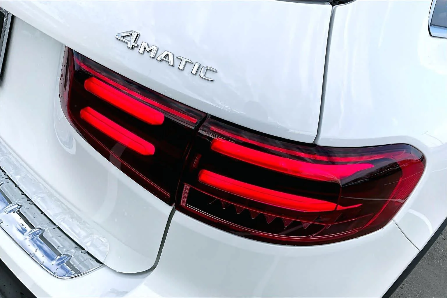 New 2026 Polar White Mercedes-Benz GLB 250 image 14