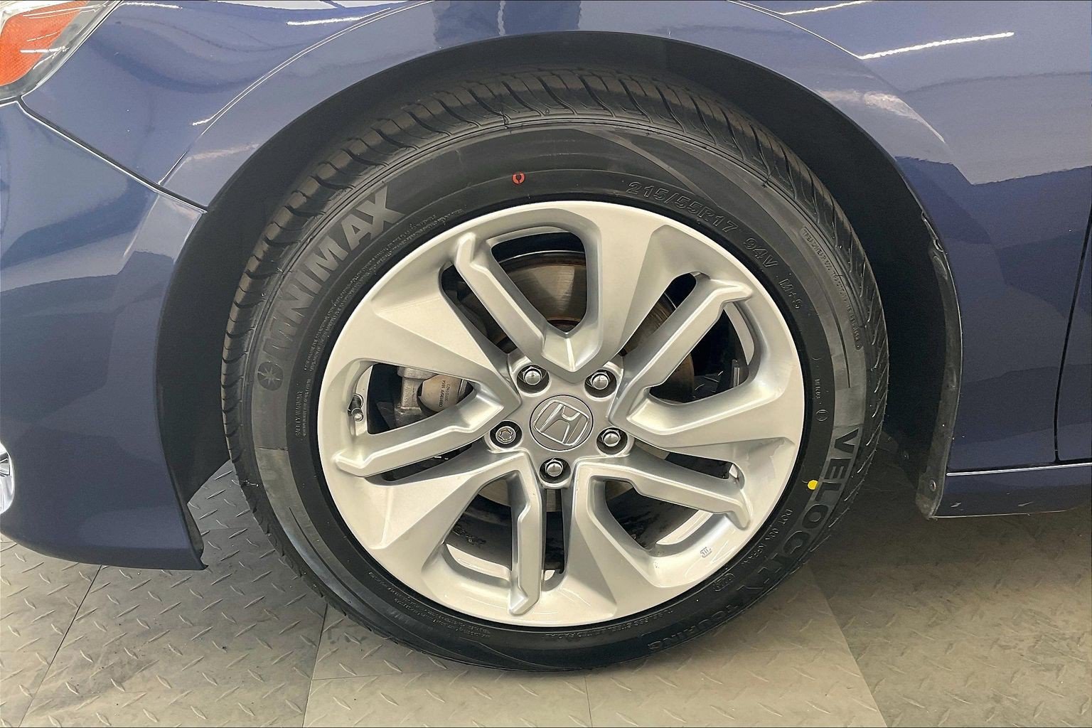 Used 2019 Blue Honda LX image 8