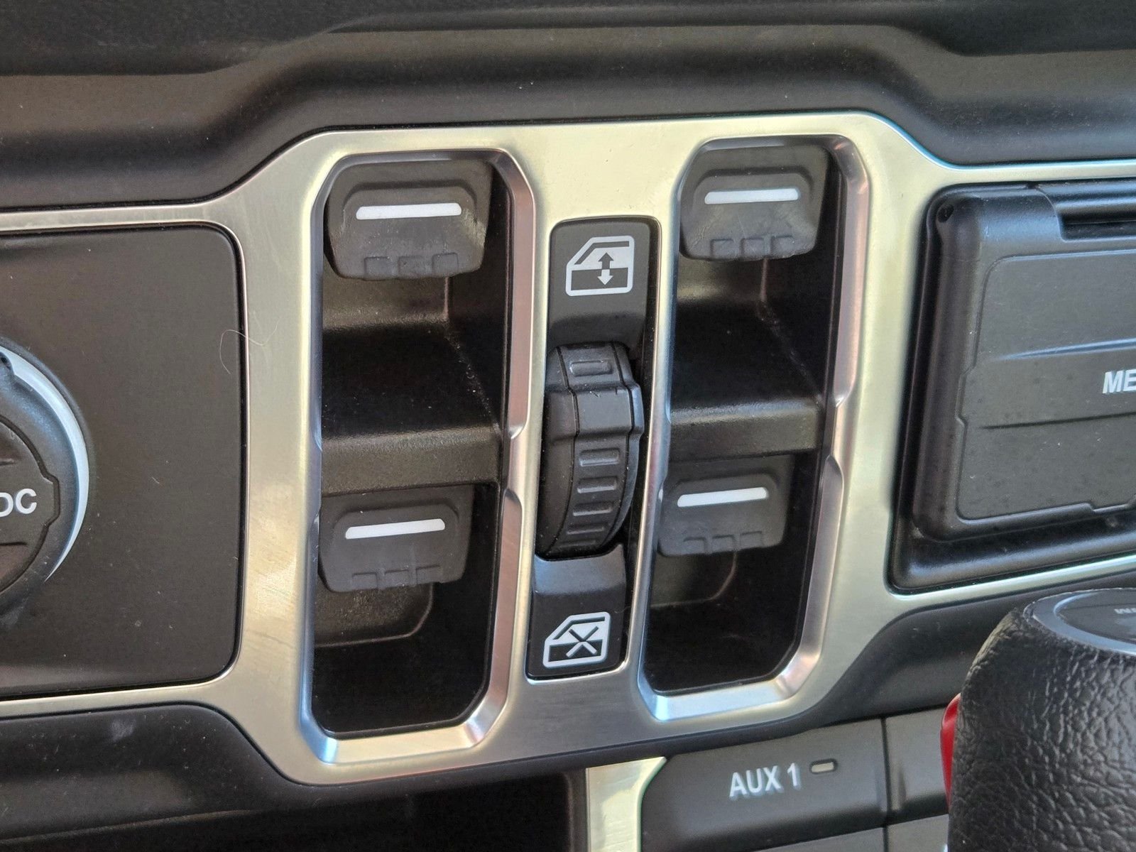 2024 Jeep Wrangler 4-Door Sahara - Photo 15