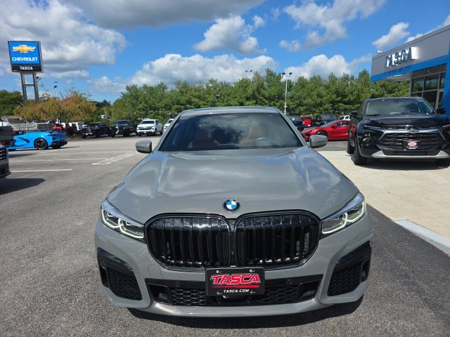 Used 2022 Gray BMW 750i xDrive image 8