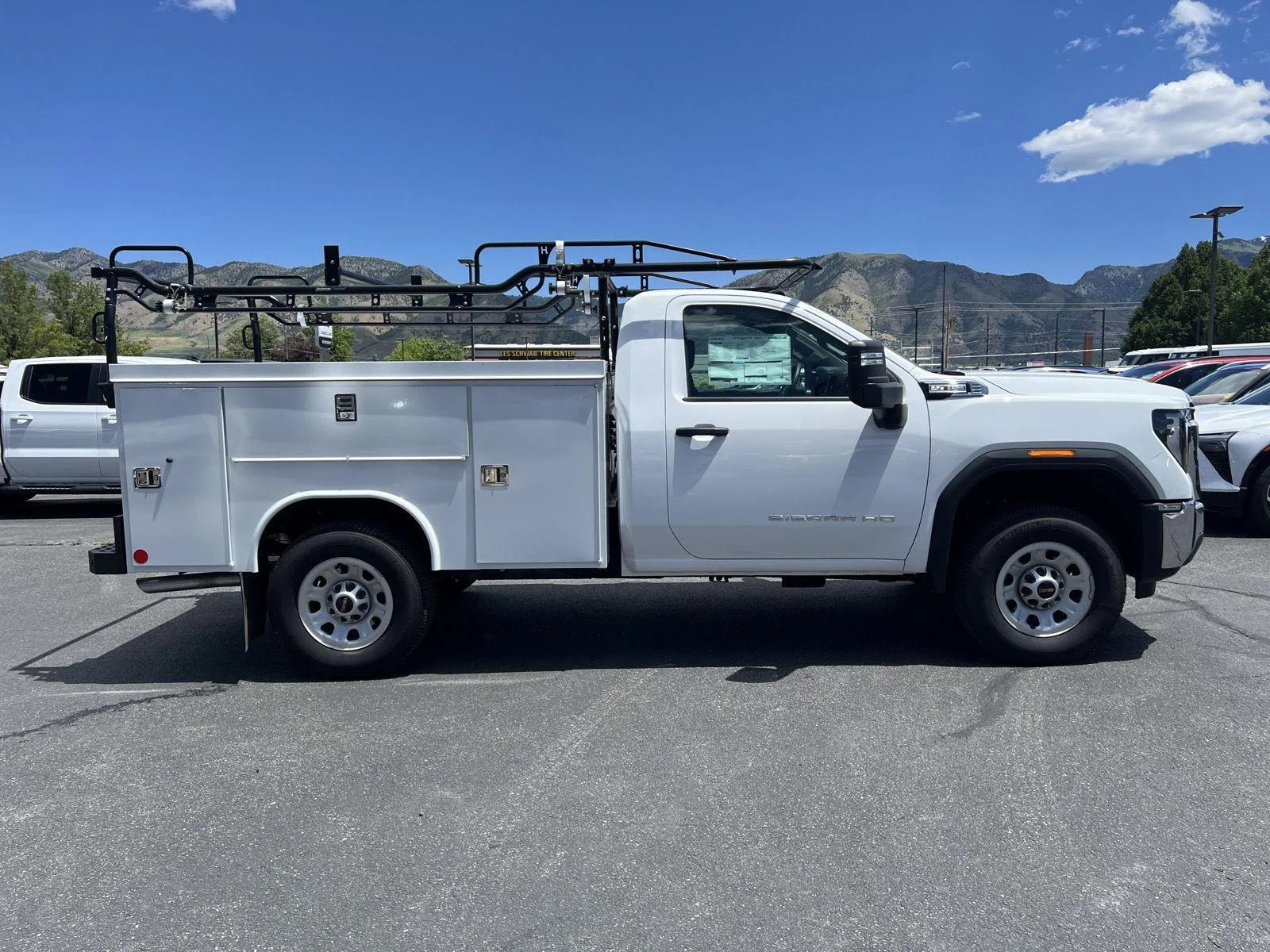 2025 GMC Sierra 3500HD Pro - Photo 6