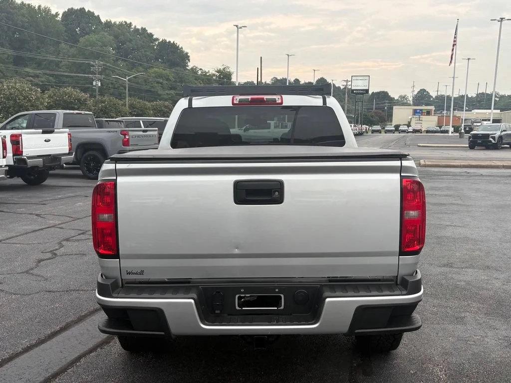 Used 2015 SILVER ICE METALLIC Chevrolet 4WD Z71 image 5