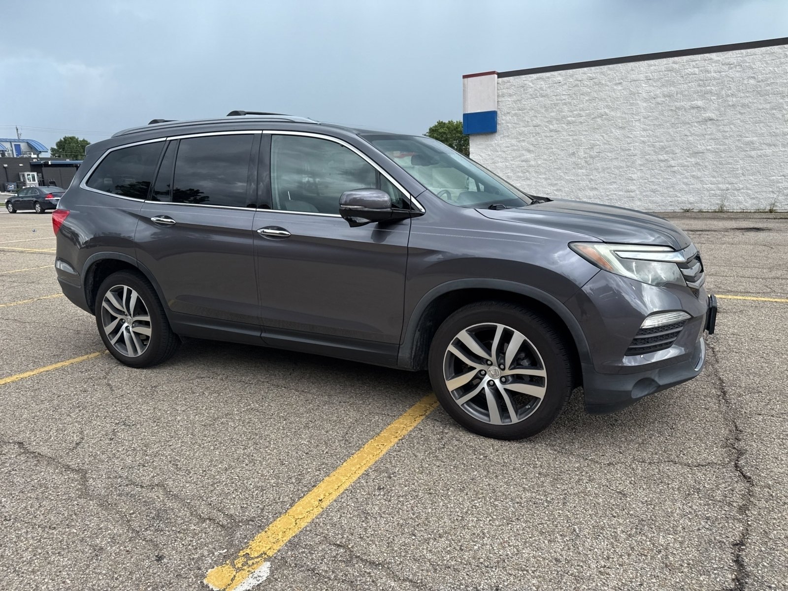 Used 2018 Modern Steel Metallic Honda Touring image 16