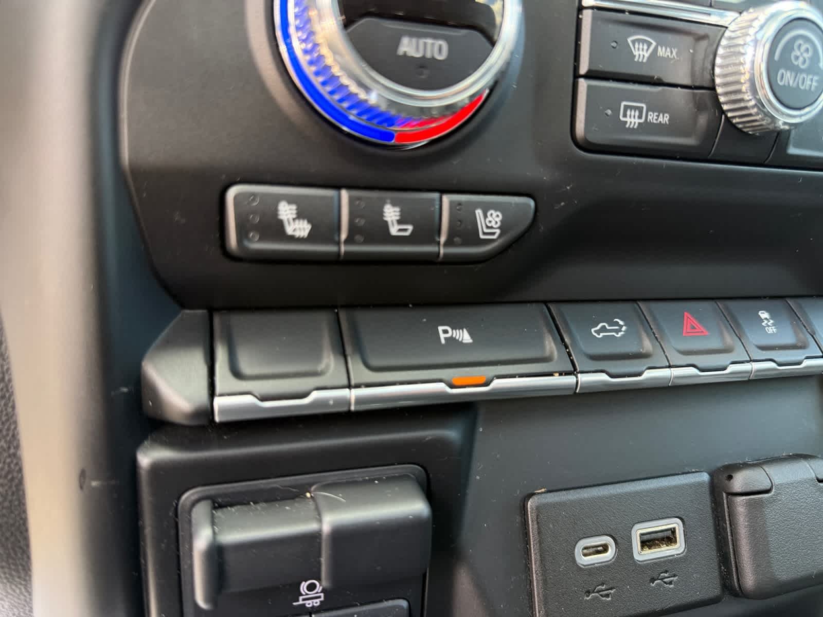 Used 2022 Onyx Black GMC AT4 image 19