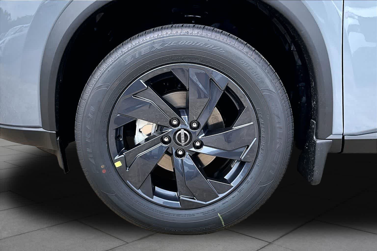 New 2026 Boulder Gray Pearl Nissan SV image 9