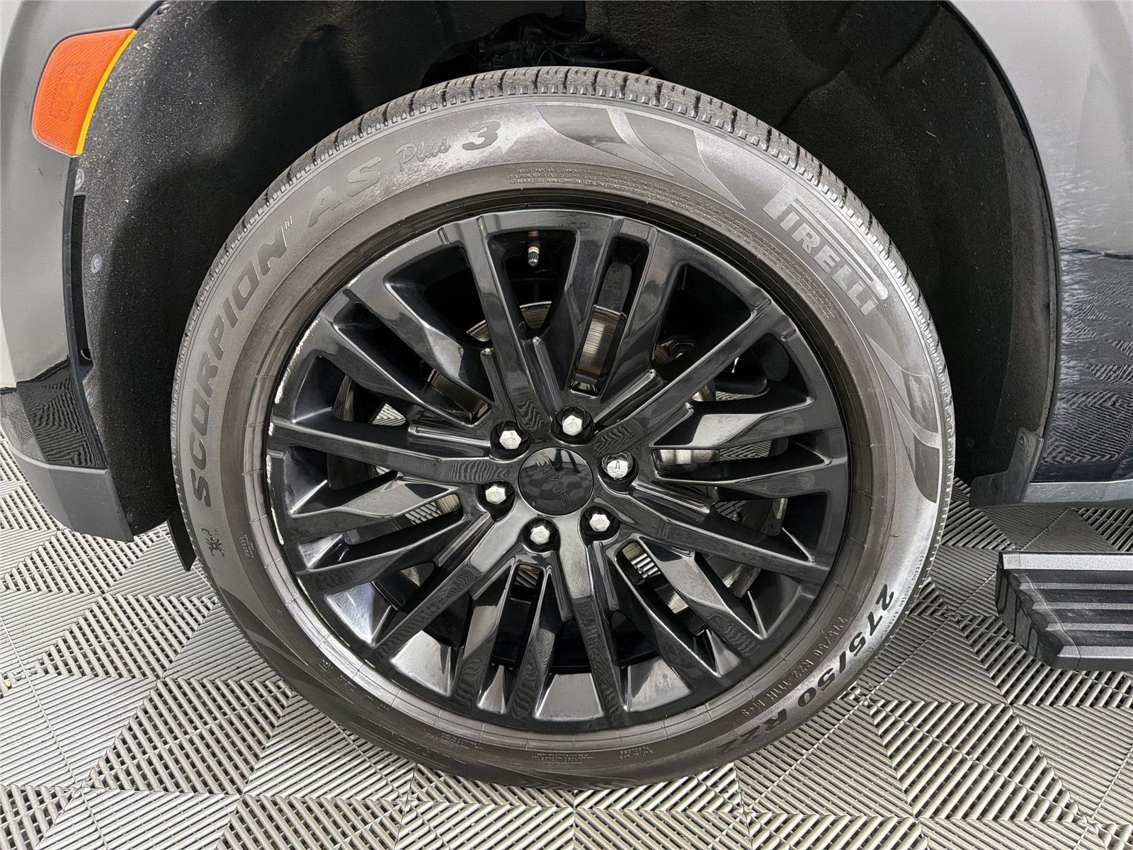 2023 GMC Yukon Denali - Photo 10