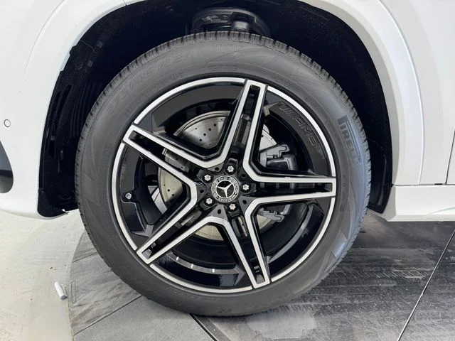 New 2026 Moonlight White Magno Mercedes-Benz GLS 450 image 10