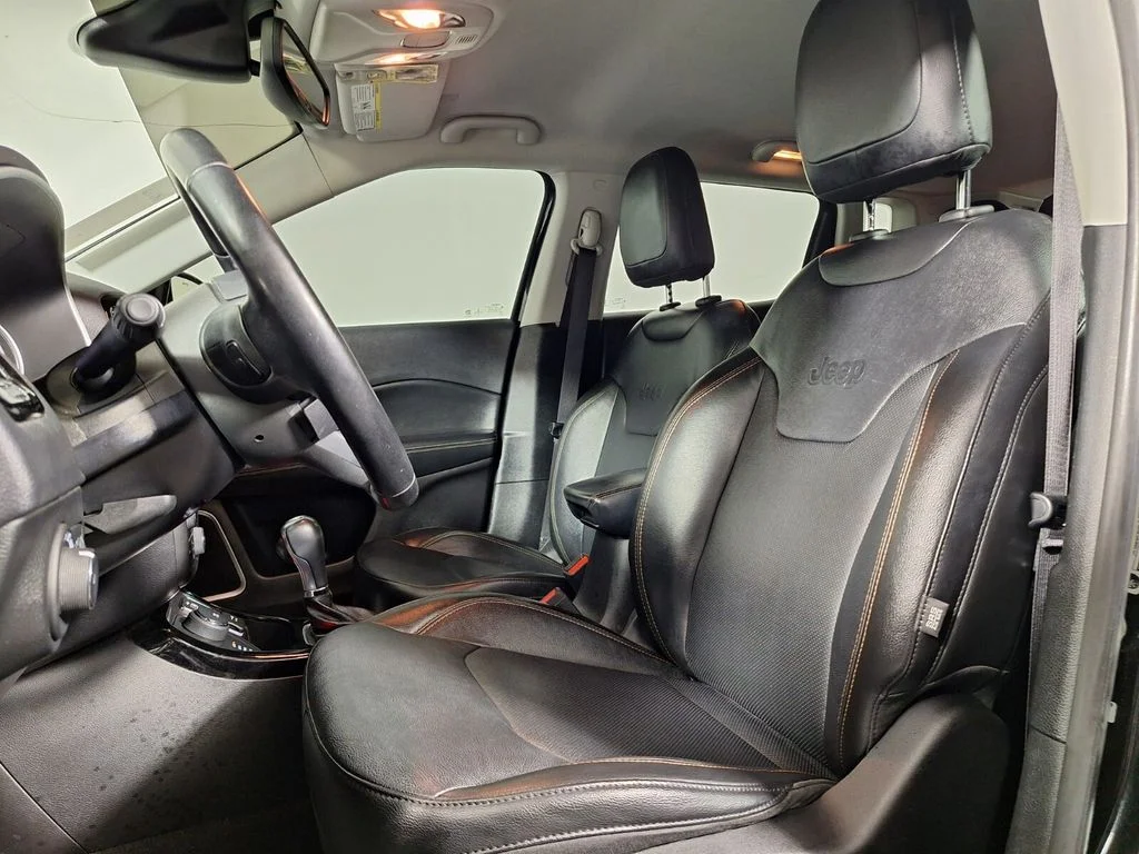 Used 2021 Diamond Black Crystal Pearlcoat Jeep Limited image 21