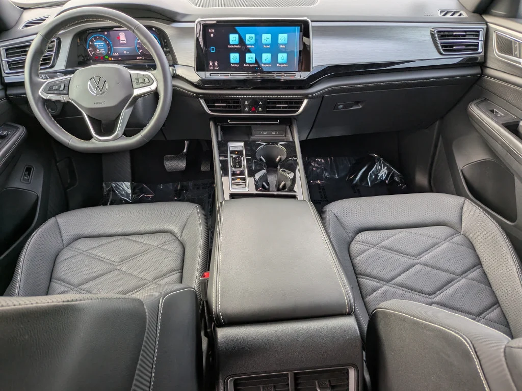 Used 2024 Silver Volkswagen 2.0T SE w/Technology image 13