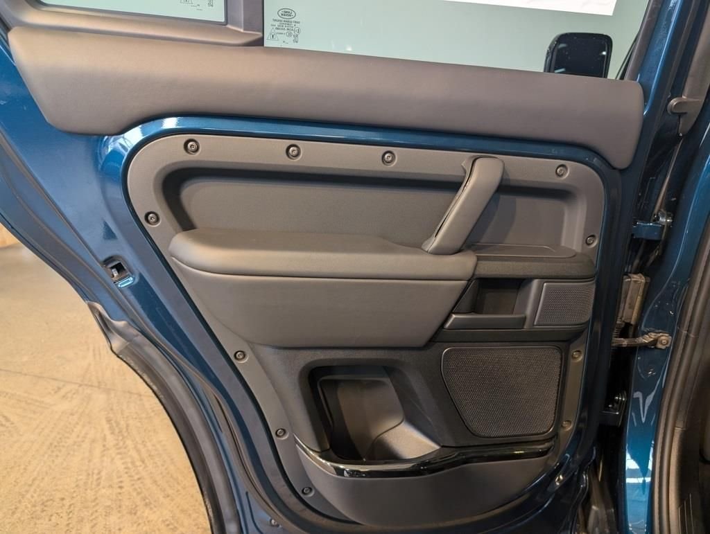 New 2026 Sargasso Blue Land Rover OCTA image 23