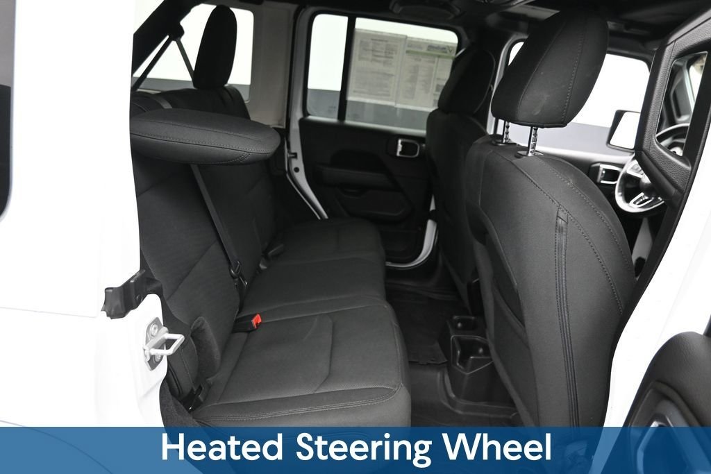 Used 2022 White Jeep Unlimited Sahara image 11