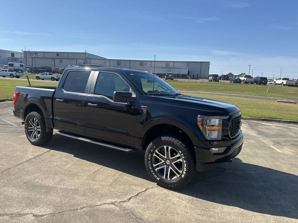 Used 2023 Agate Black Metallic Ford XL image 15