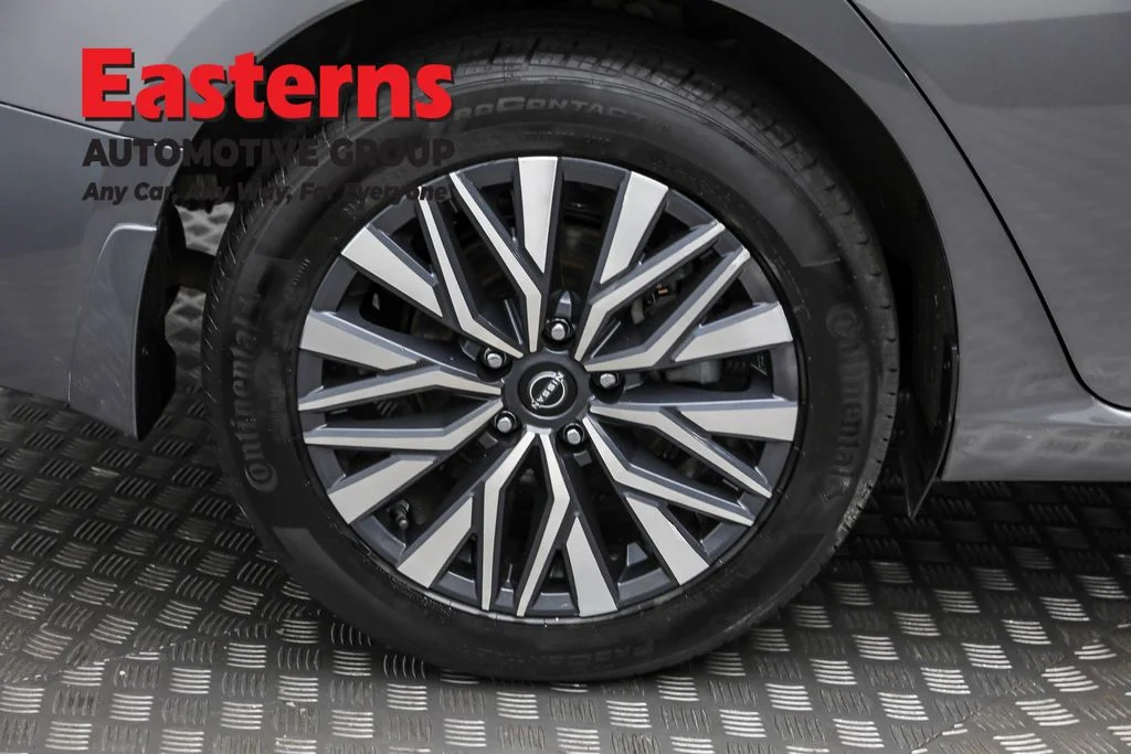 Used 2024 Gray Nissan 2.5 SV image 29