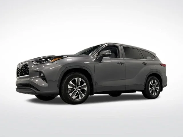 Used 2023 Gray Toyota XLE image 5