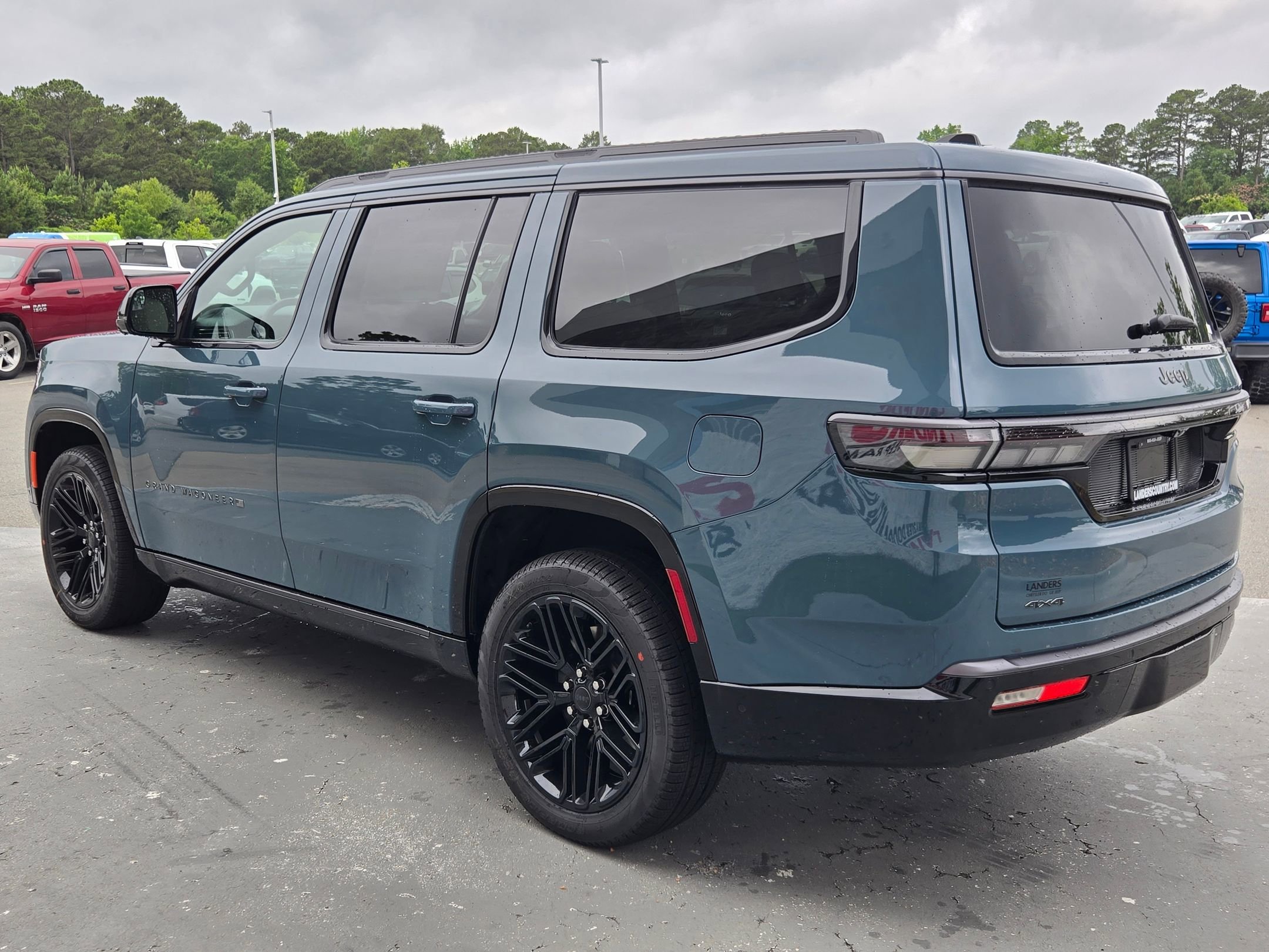 New 2026 Steel Blue Exterior Paint Jeep Limited Reserve image 5