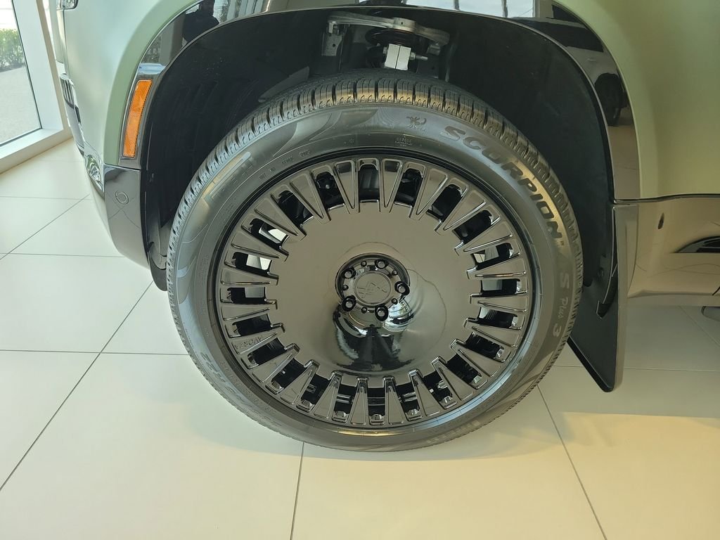 New 2026 Woolstone Green Land Rover X-Dynamic SE image 11