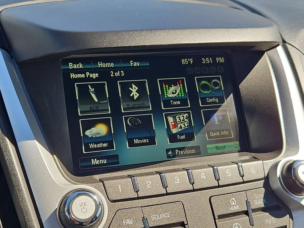 Used 2016 Iridescent Pearl Tricoat Chevrolet LT image 18