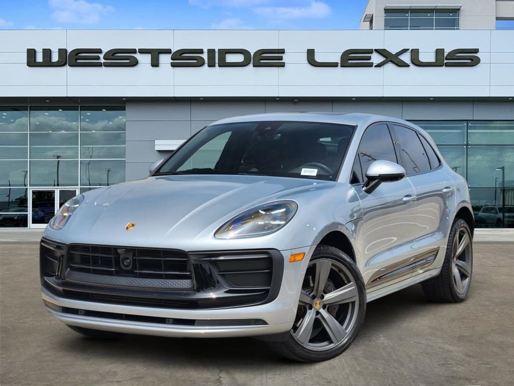 2022 Porsche Macan -'s photo