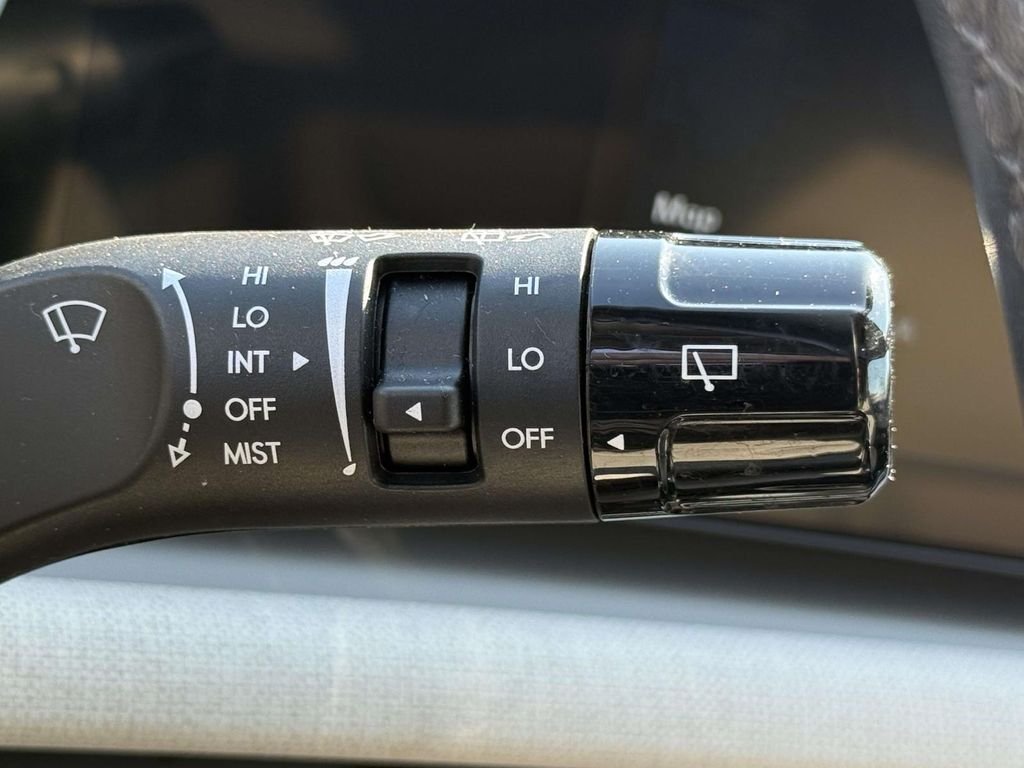 Certified Used 2025 Green Hyundai SEL Convenience image 25