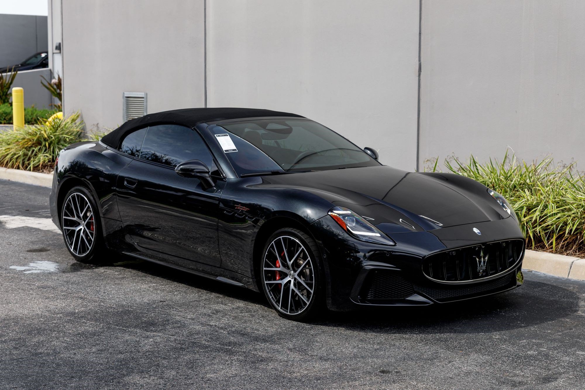Used 2024 Nero Assoluto Maserati Trofeo image 7