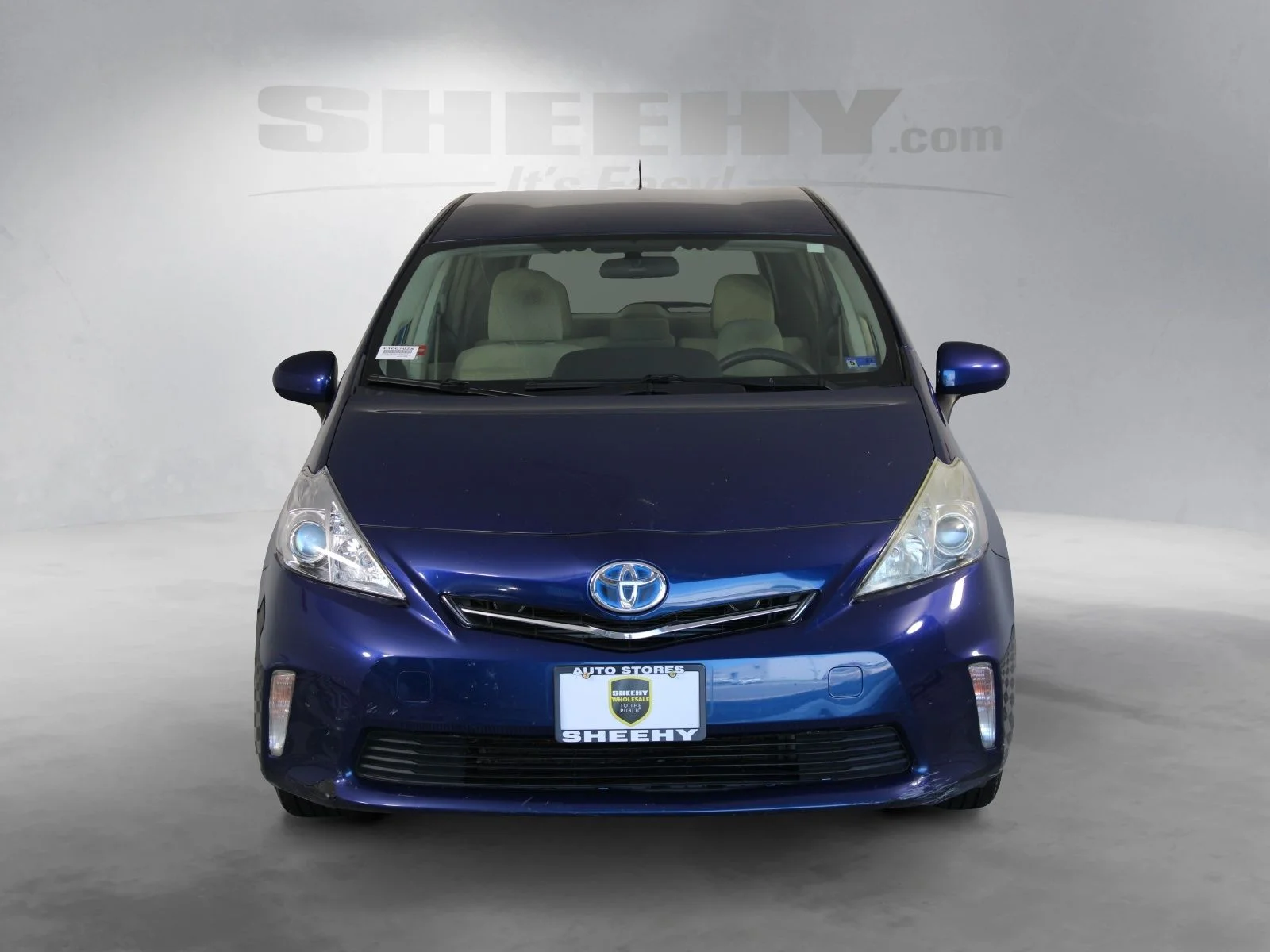 Used 2012 Blue Toyota Three image 17