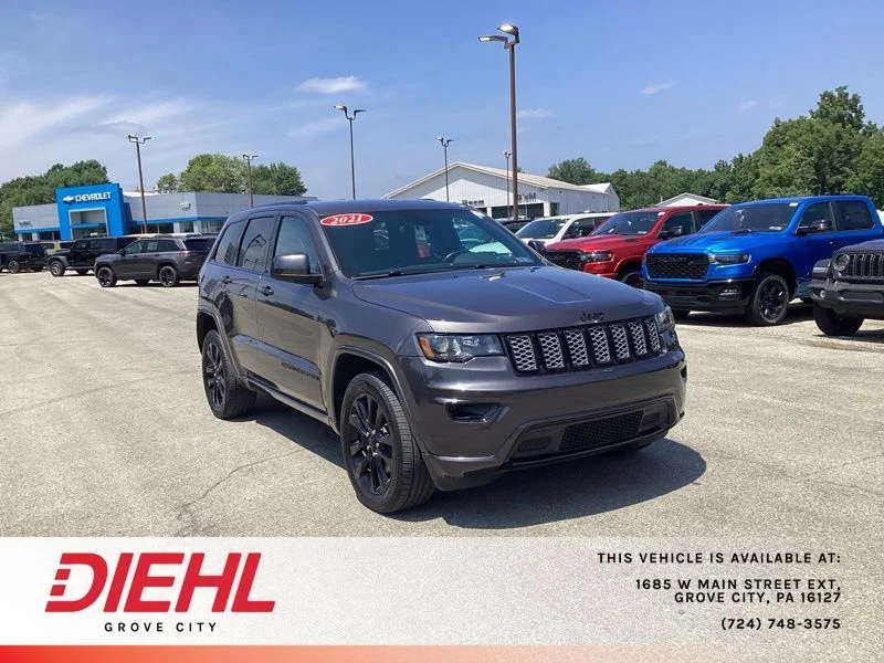 Used 2021 Gray Jeep Laredo X image 1