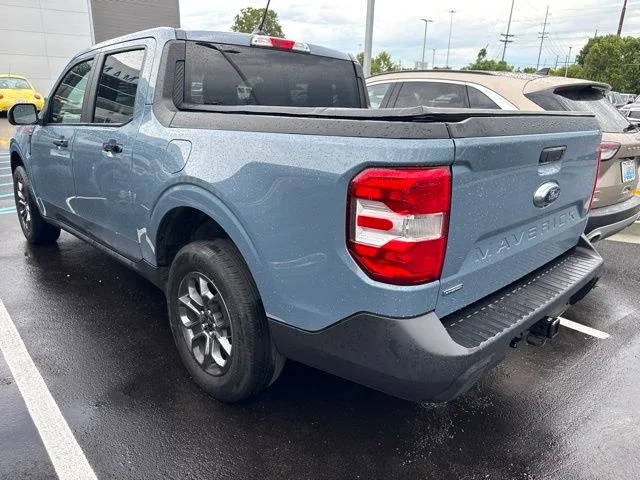 Used 2024 Azure Gray Metallic Ford XLT image 3