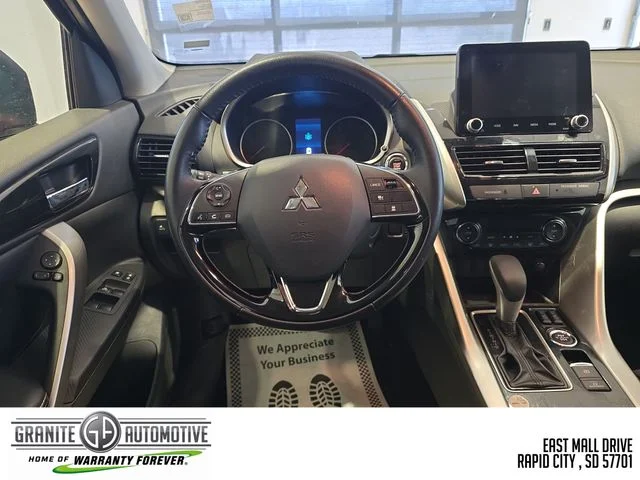 Used 2025 Red Mitsubishi SE image 14
